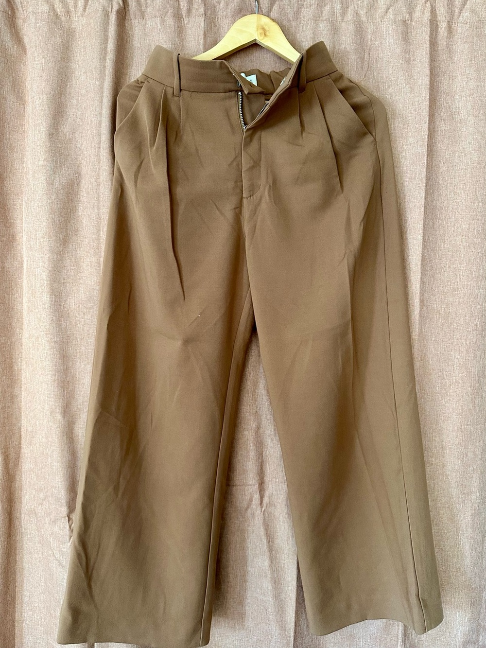 Abercrombie & Fitch Wide-Leg Pleated Brown Trousers - Picture 1 of 3